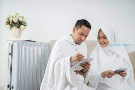 Lebih Baik Daftar Haji atau Umroh Dulu?