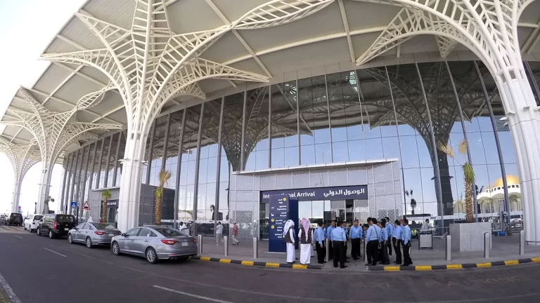 Pemerintah Saudi Larang Masuk Makkah Tanpa Visa Haji Mulai 29 April 2025